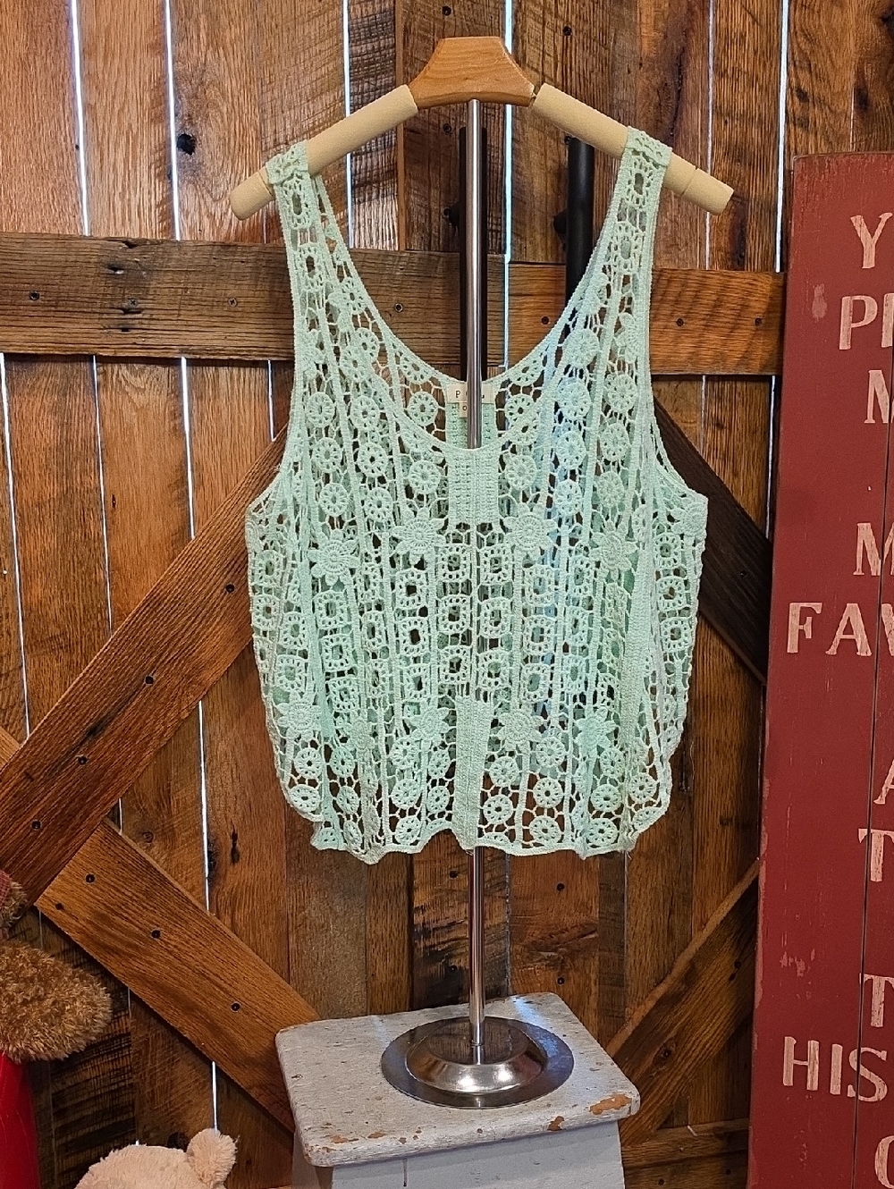 045p POL Mint Crochet Lace Camisole Tank